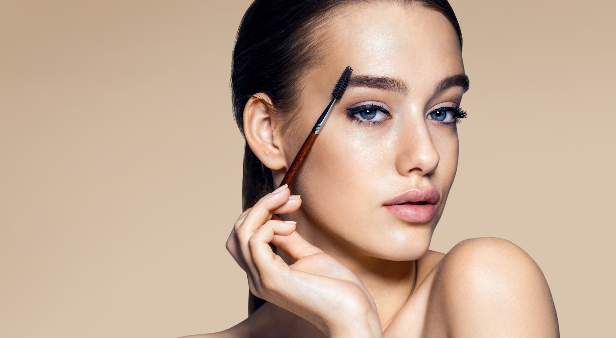 Schöne Augenbrauen für einen attraktiven Look