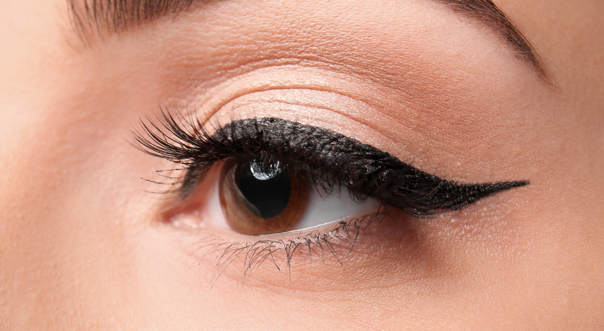 Die richtige Anwendung eines Eyeliners