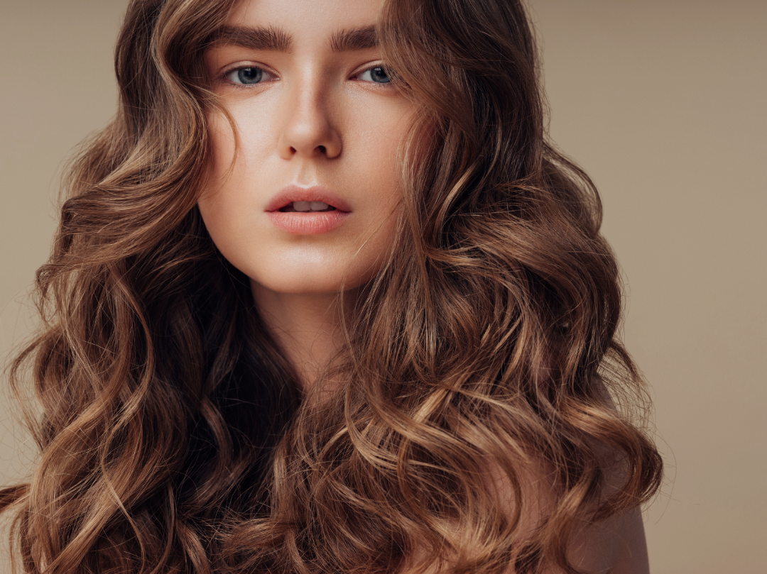 Kräftiges Haar, ganz natürlich: So förderst du dein Haarwachstum von Grund auf!
